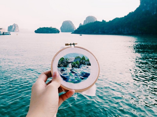 Tính đến nay nhà thiết kế này đã thực hiện những bức thêu tại nhiều nơi như Việt Nam, Nhật Bản, Prague, Đức...