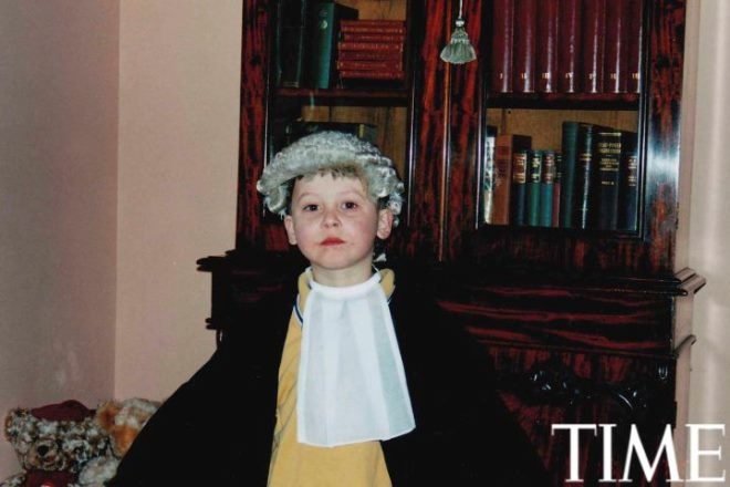 Luật sư Nick (5 tuổi). Mẹ và bác của cậu đều là luật sư và Nick cũng từng mong muốn trở thành một người giống như vậy.