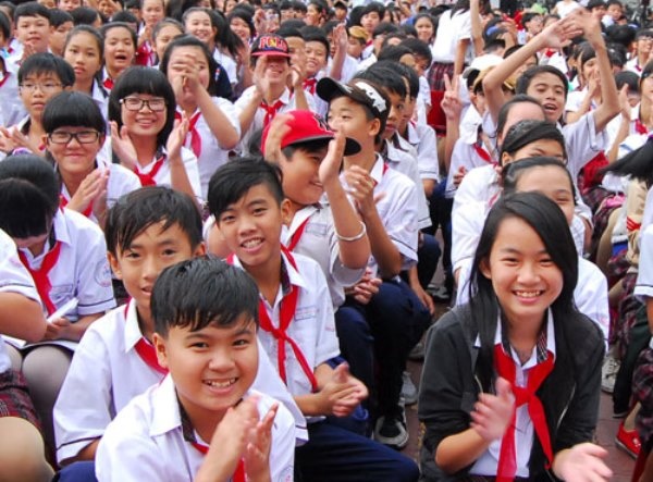 Khi hoc tro viet 'giay dang ky ket hon' hinh anh