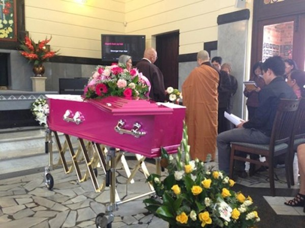 Tang lễ của Thương Sobey được tổ chức vào lúc 13h ngày 20-3 tại Mt Thompson Memorial Gardens, 329 Nursery Road, Holland Park 4121, Autralia, lễ hỏa táng diễn ra lúc 15h cùng ngày