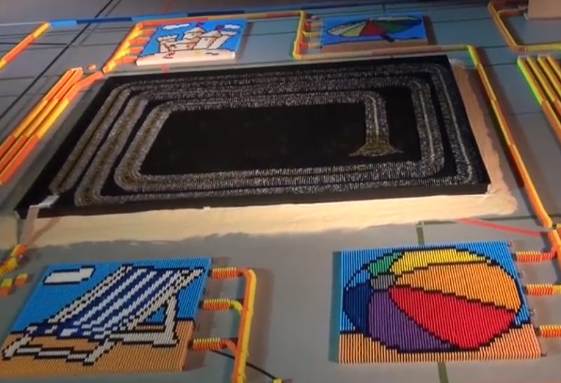 Clip xep hinh khong lo voi Domino hinh anh