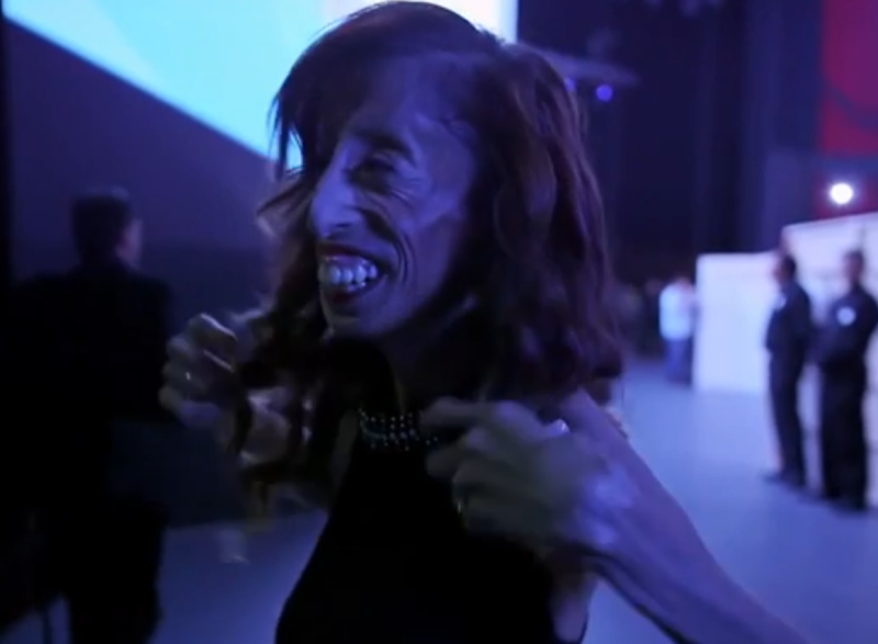 Phim tai lieu ve cuoc doi co gai xau xi hinh anh