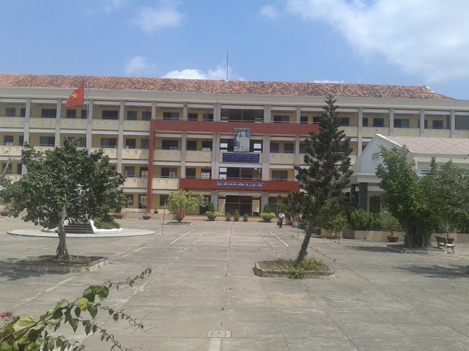 Trường THPT Lê Anh Xuân.