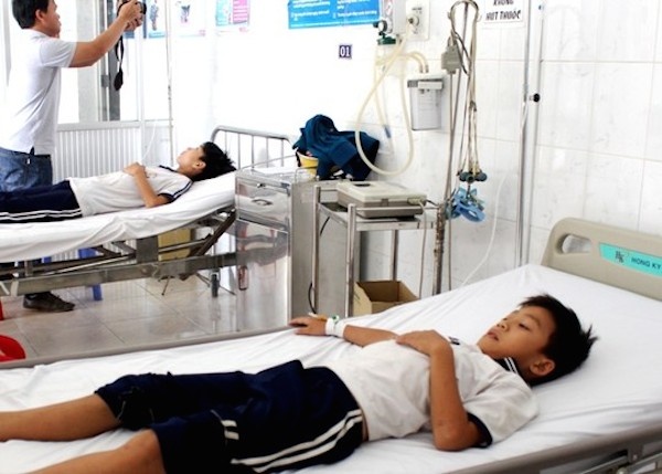 15 hoc sinh nhap vien vi suat an cua 'cong ty ca thoi' hinh anh