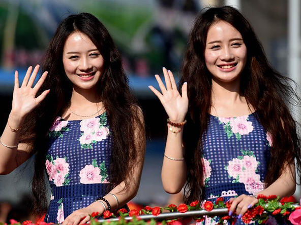 Nhung cap song sinh dep hut hon dan mang hinh anh