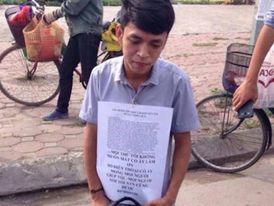 Phan ung cua con gai khi gap chang trai quy goi vi tinh hinh anh