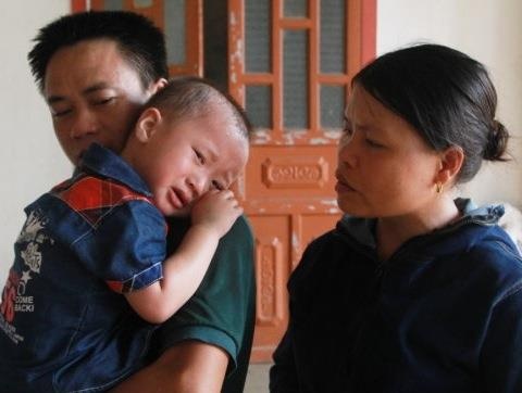Khen thuong hai co giao cuu 17 tre mam non bi ong dot hinh anh
