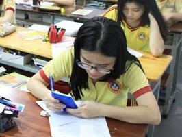 Thi trac nghiem Toan: Hoc sinh, giao vien tro tay khong kip hinh anh