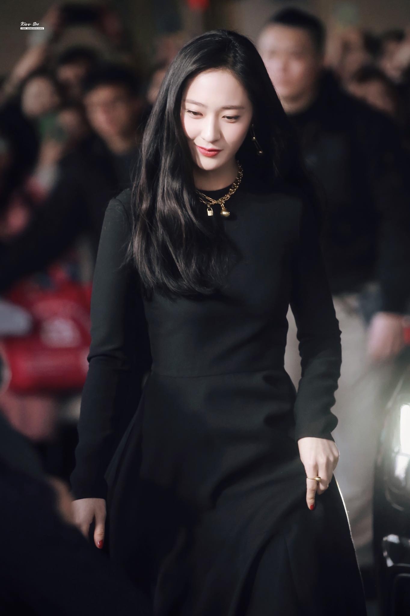 thời trang sự kiện của krystal ảnh 2 thoi trang su kien cua krystal anh 2