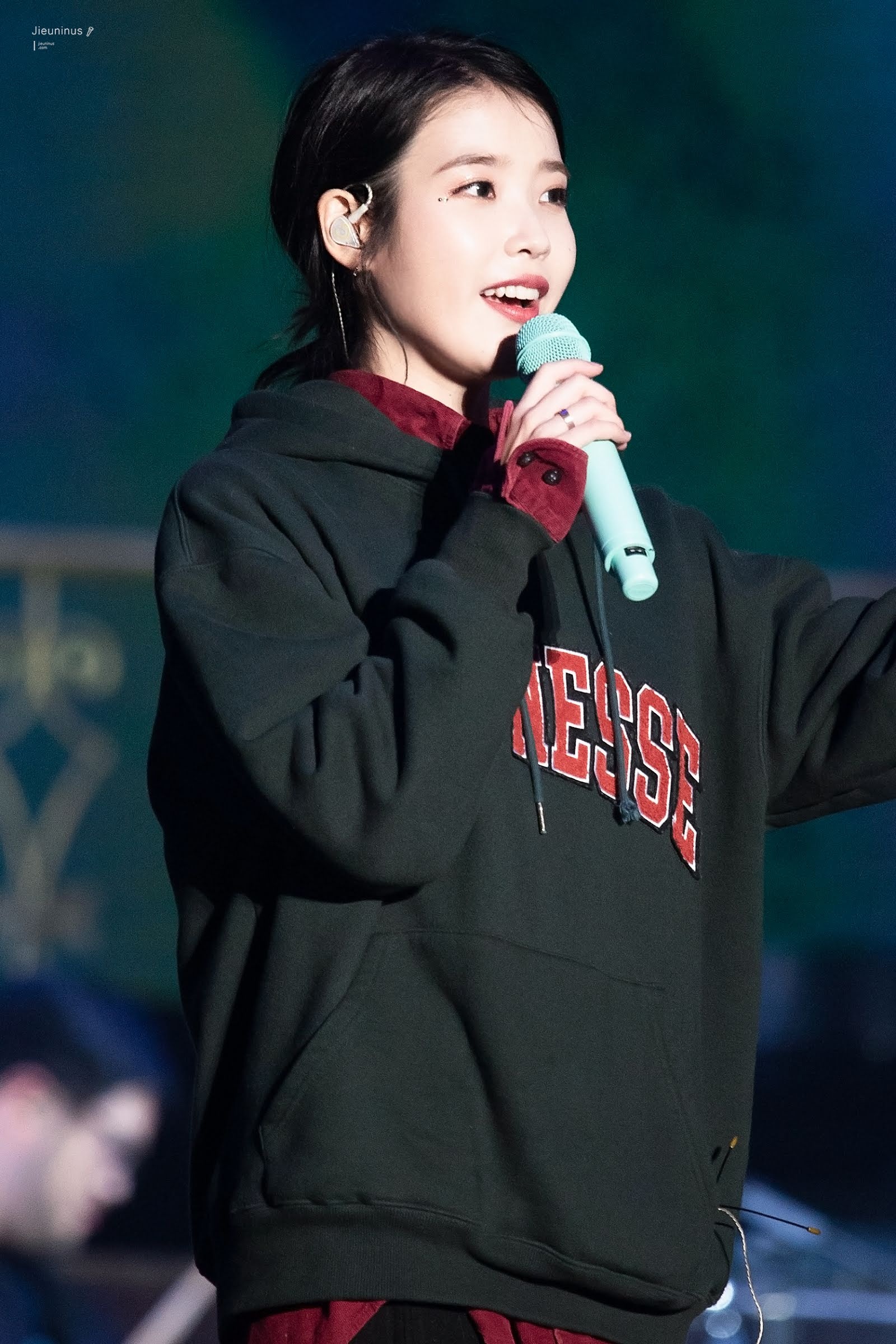 nhẫn của IU ảnh 3 nhan cua IU anh 3