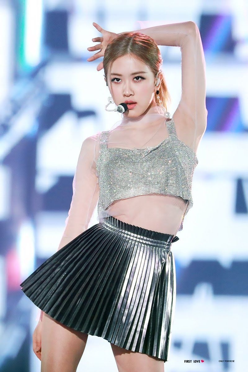 rosé diện đồ khoe dáng gợi cảm ảnh 1 rose dien do khoe dang goi cam anh 1