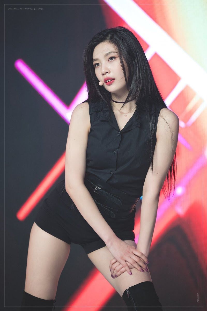 joy mặc đồ khoe dáng sexy ảnh 6 joy mac do khoe dang sexy anh 6