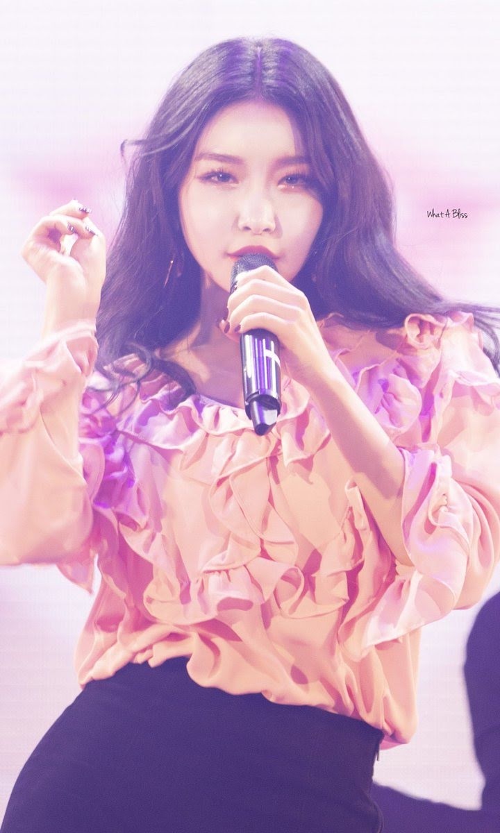 thời trang sân khấu Chungha ảnh 4 thoi trang san khau Chungha anh 4