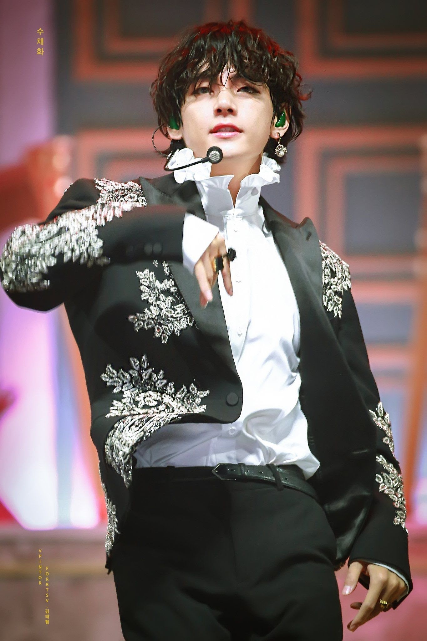 thoi trang san khau cua V anh 3