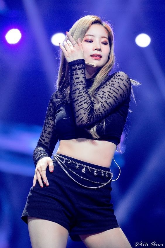 dahyun mac vay ao sexy anh 2