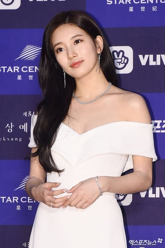 Suzy mặc đầm dạ hội ảnh 5 Suzy mac dam da hoi anh 5