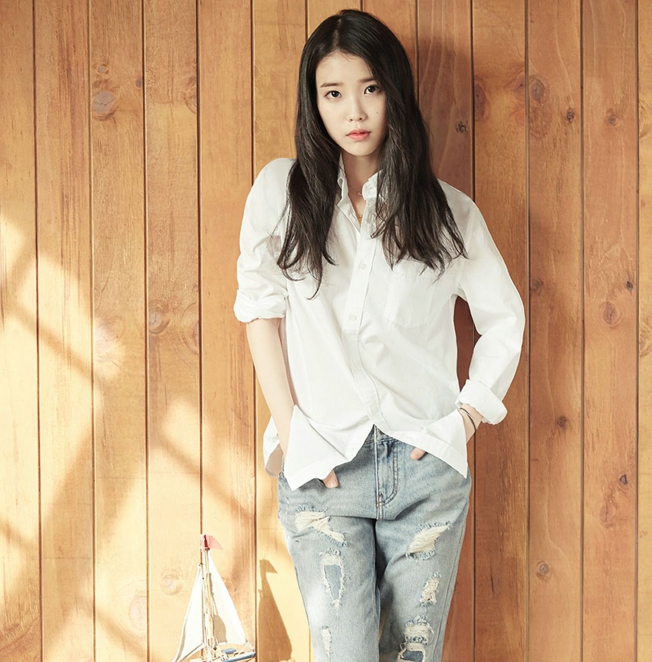 IU mac do trang gi cung dep anh 8