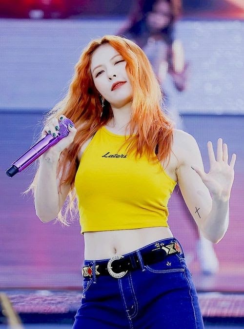 hyuna mặc áo crop top ảnh 8 hyuna mac ao crop top anh 8