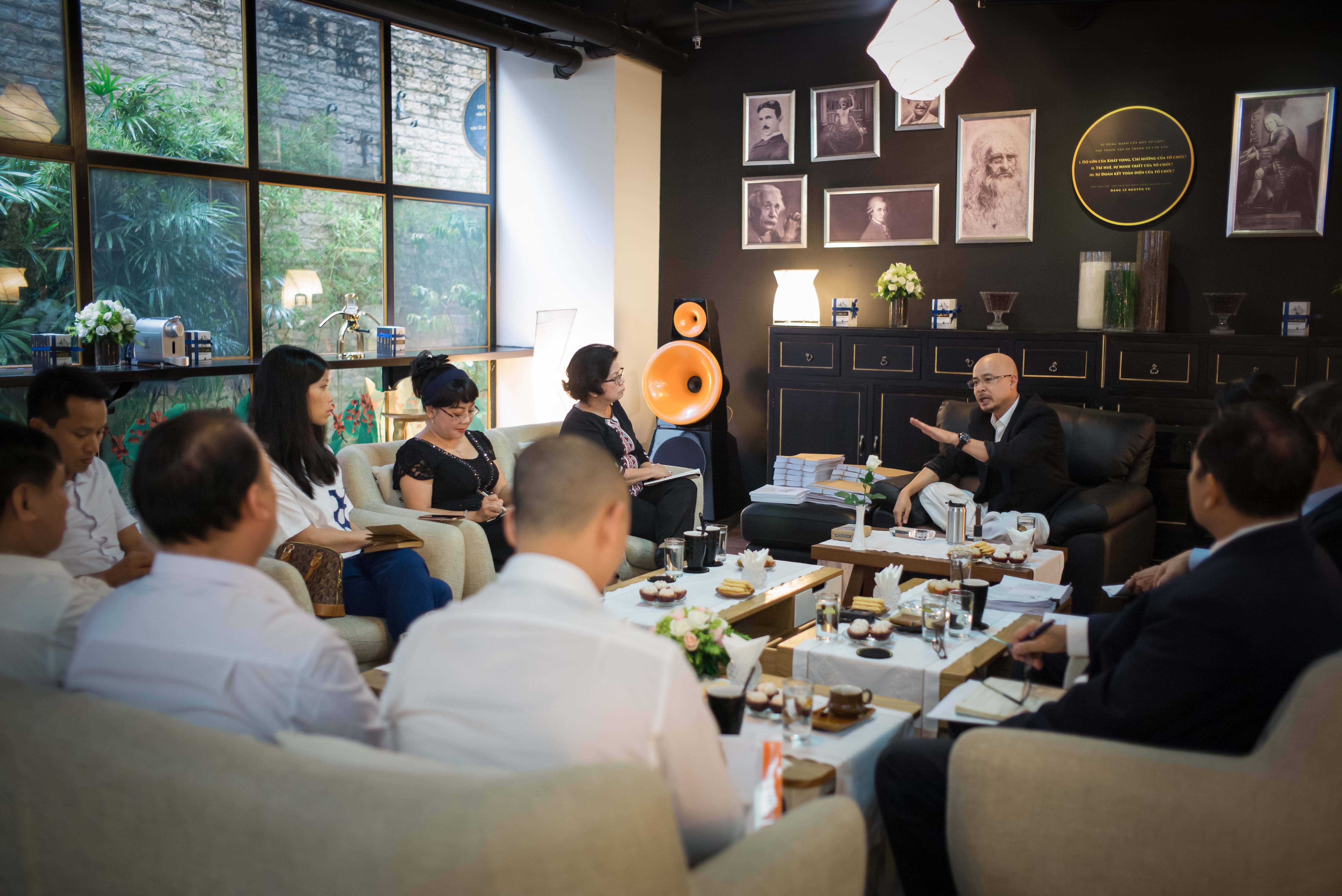 Đặng Lê Nguyên Vũ ảnh 2 Dang Le Nguyen Vu anh 2