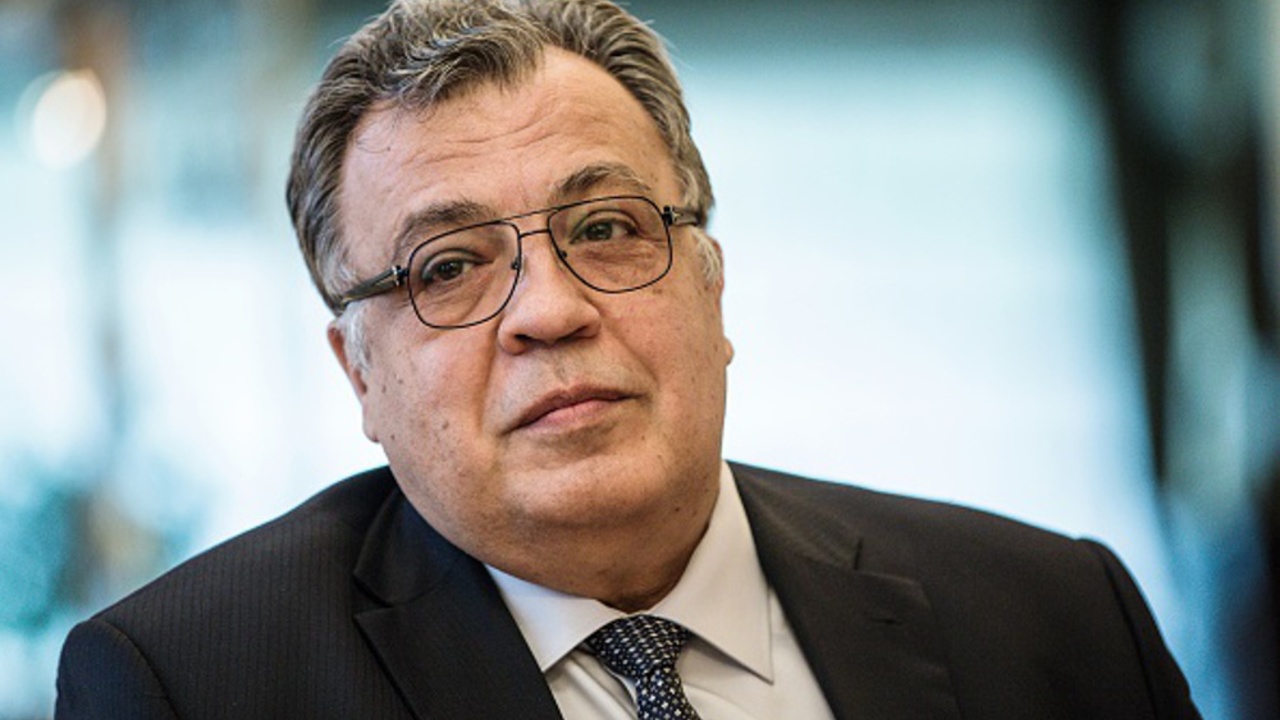 Nhung vu am sat chan dong gioi ngoai giao the gioi hinh anh