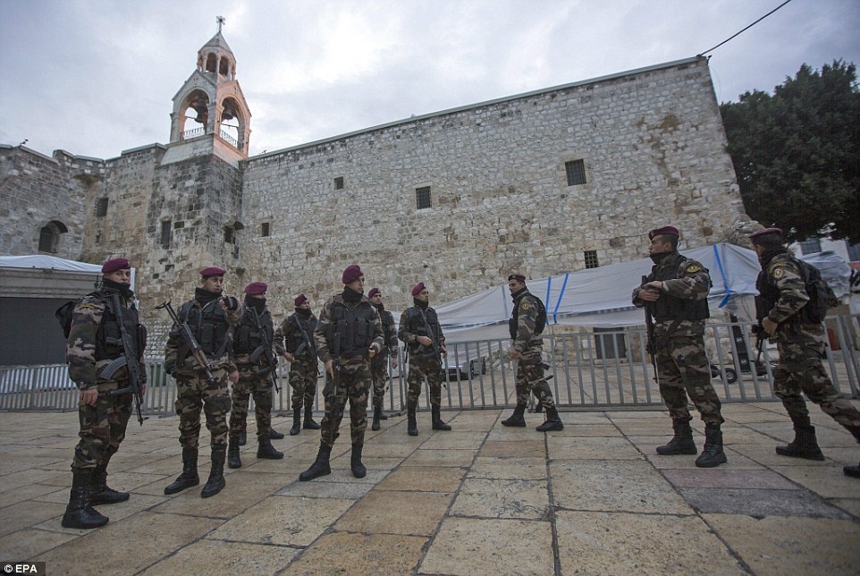 Giang sinh tren the gioi 2016 anh 5