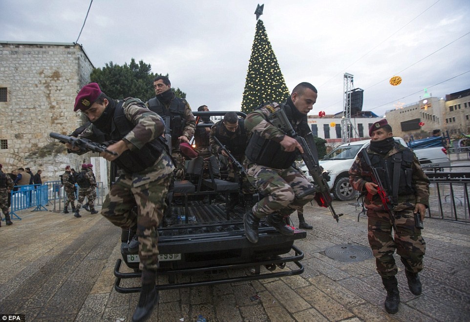 Giang sinh tren the gioi 2016 anh 6