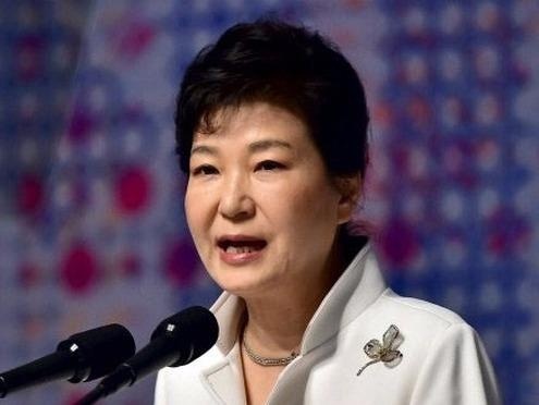 Tong thong Han Quoc phu nhan lien quan be boi cua ban than hinh anh