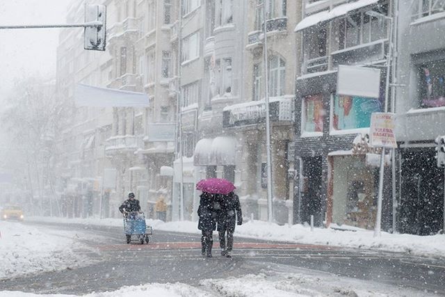 Hang chuc nguoi chet do gia lanh tai chau Au hinh anh