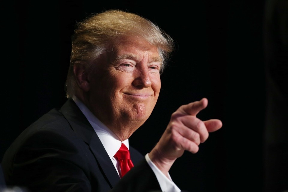 Ong Trump khau chien voi ngoi sao phim 'Ke huy diet' hinh anh