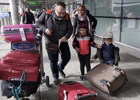 Hang nghin nguoi do xo toi My, so lo 'co hoi cuoi cung' hinh anh