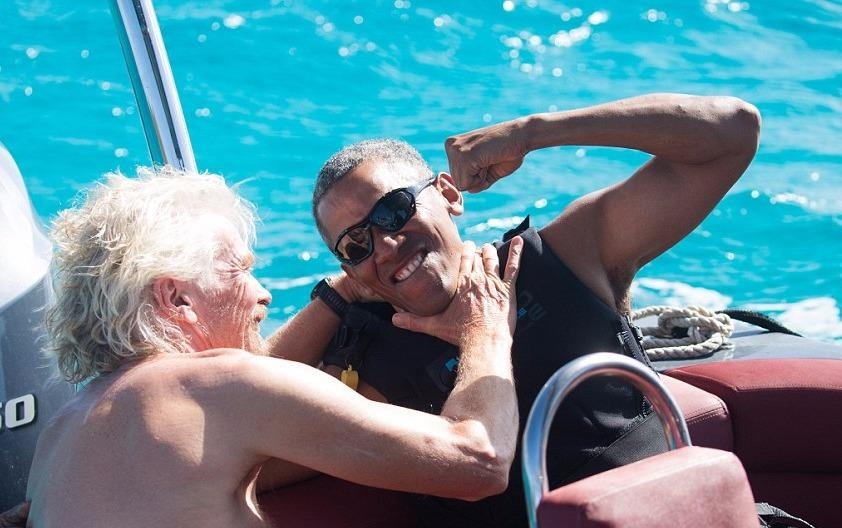 Cuu Tong thong Obama luot song hinh anh