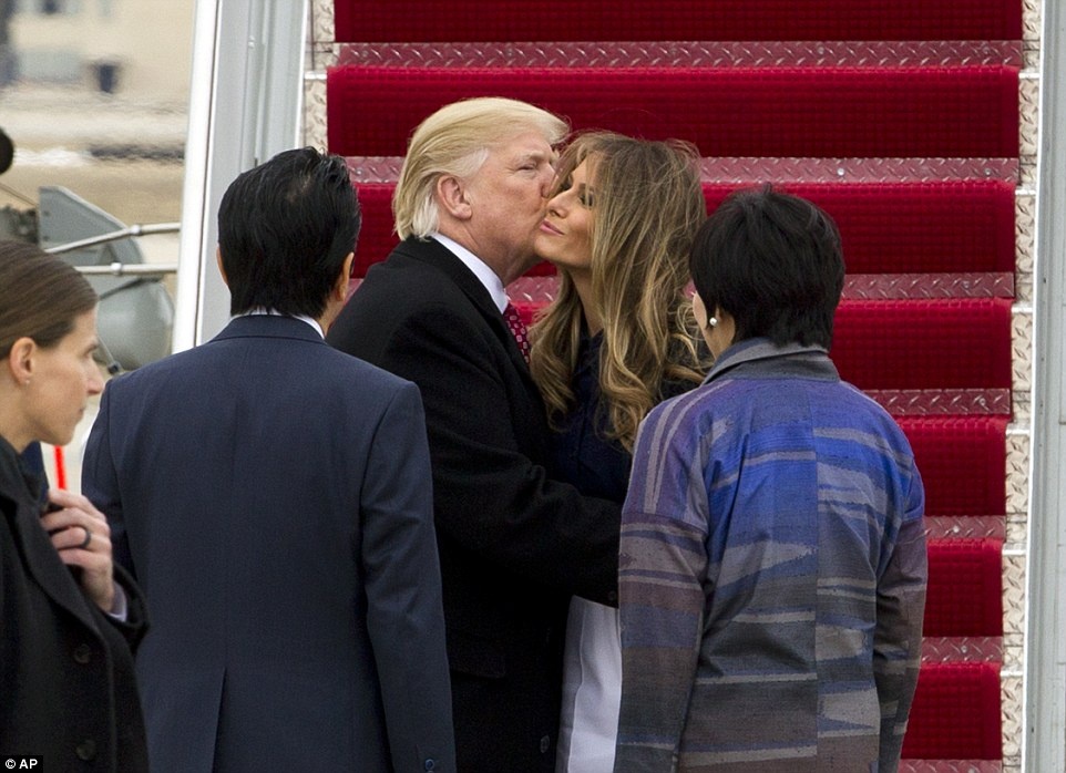 Trump và Abe ảnh 2 Trump va Abe anh 2