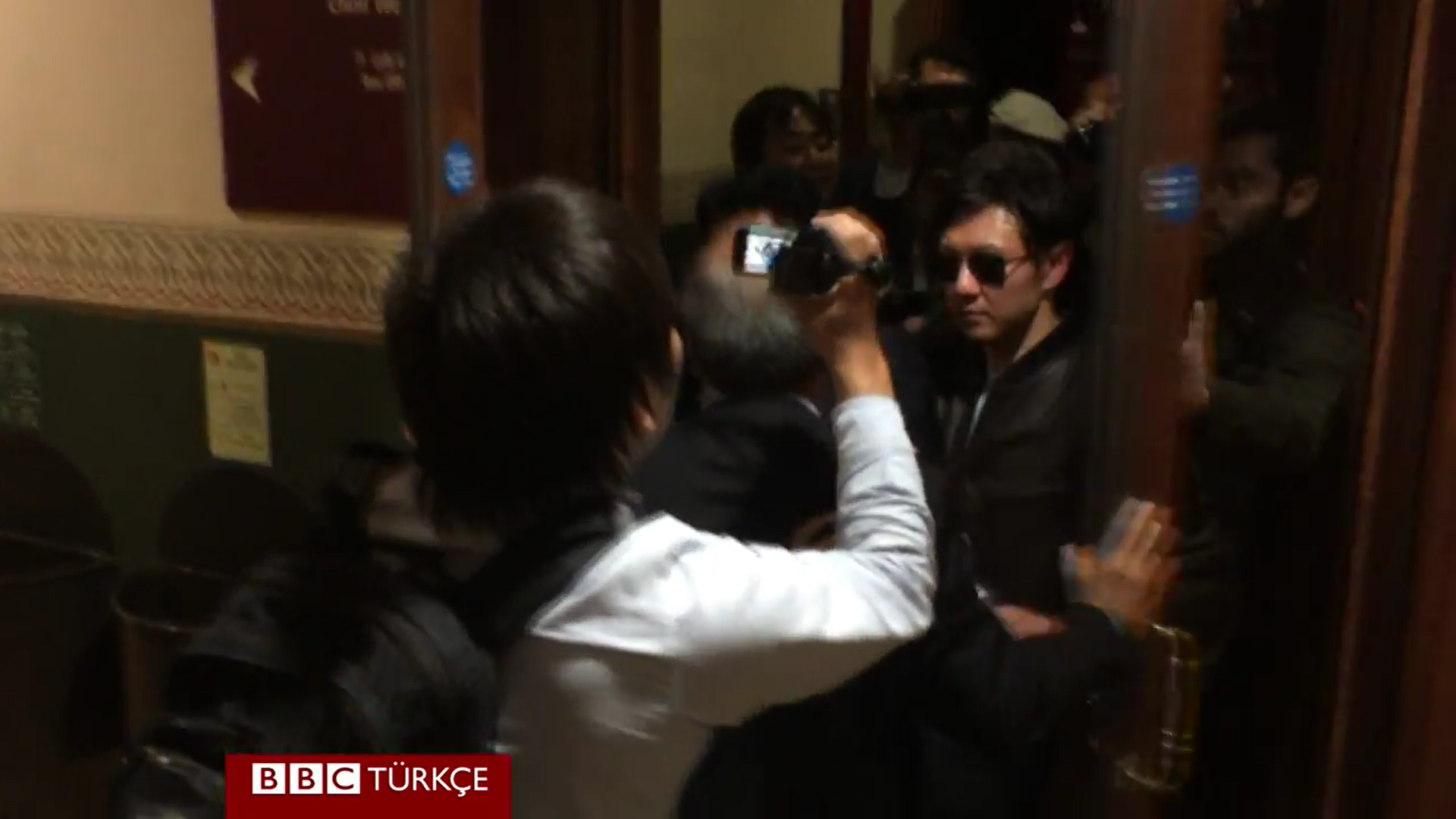 Anh trai Kim Jong Un tai London hinh anh