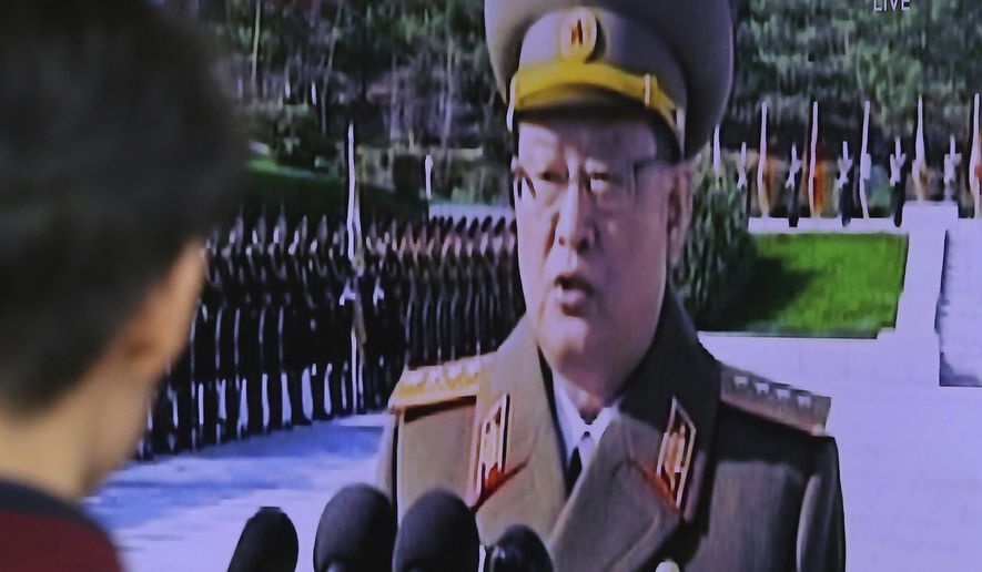 AP: Trieu Tien tu hinh 5 si quan bang sung phong khong hinh anh