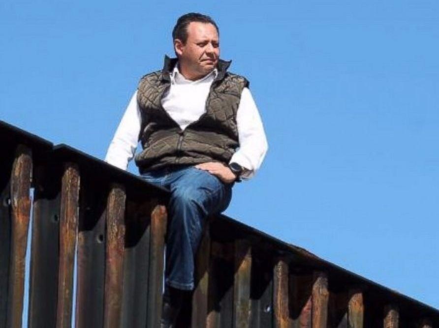 Nghi si Mexico treo hang rao bien gioi My de phan doi ong Trump hinh anh