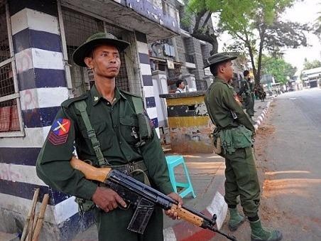 Giao tranh gan bien gioi Myanmar - Trung Quoc khien 30 nguoi chet hinh anh