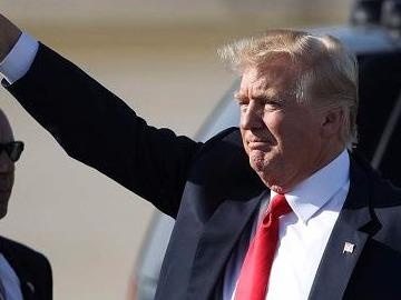 Ong Trump se quyen gop luong vao cuoi nam hinh anh