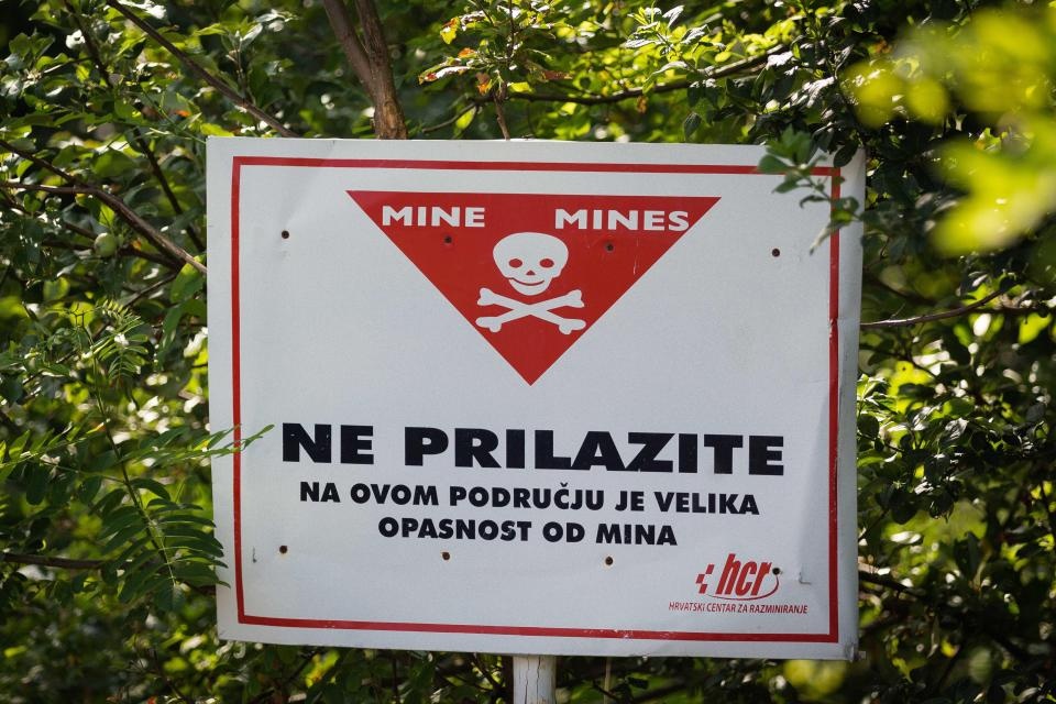 can cu khong quan bi hiem anh 6