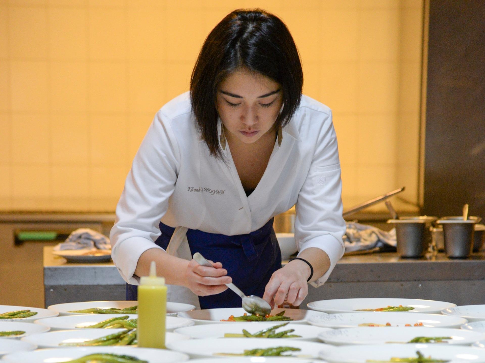 2.000 dau bep cung ton vinh am thuc Phap hinh anh