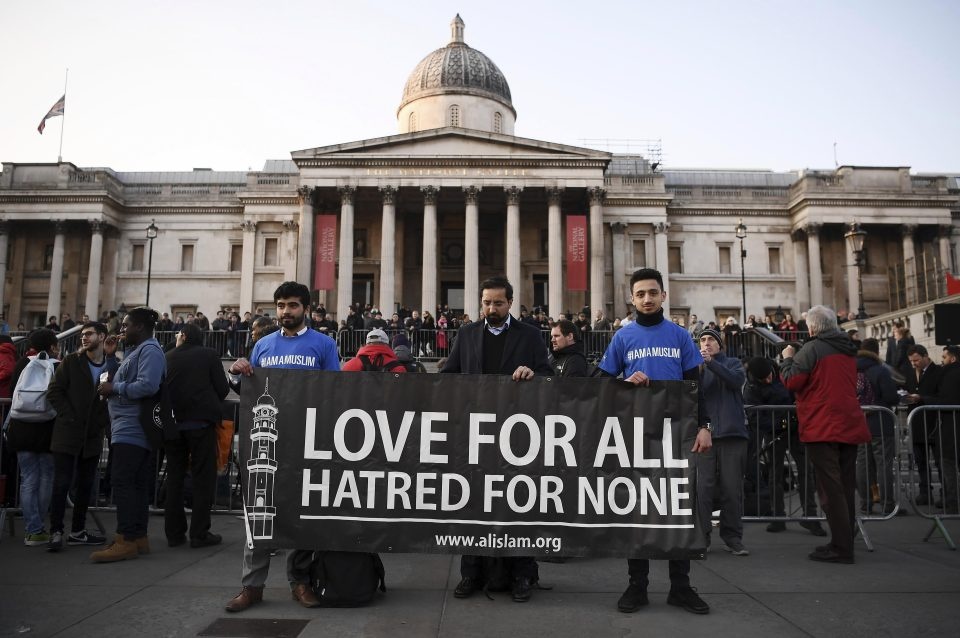 khung bo o London anh 2