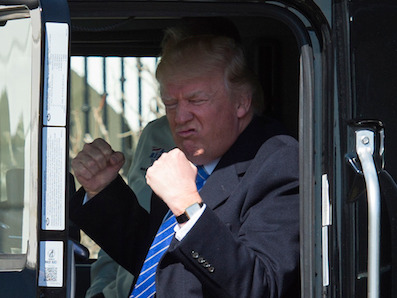 70 ngay dau tien day song gio cua Tong thong Trump hinh anh