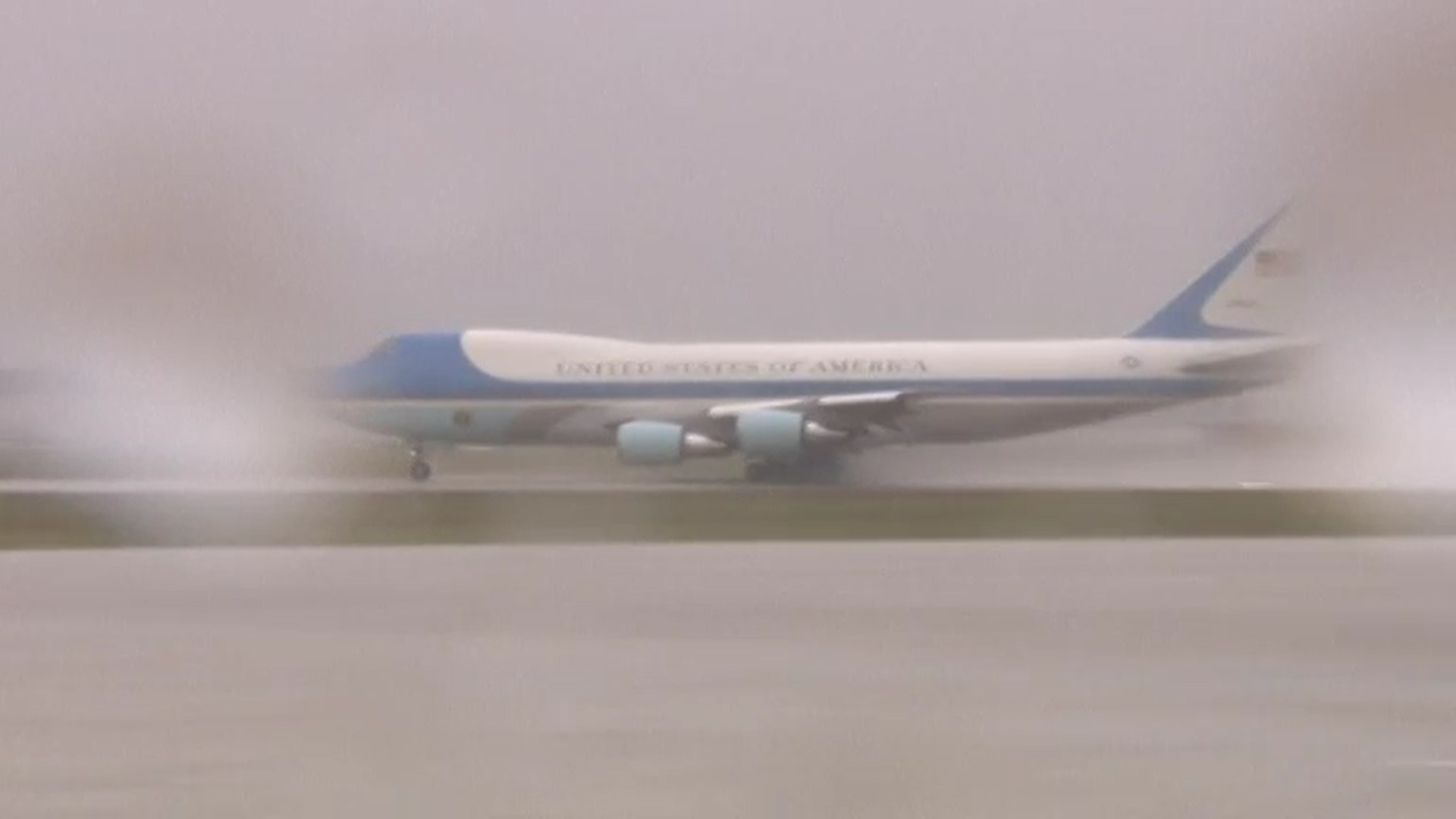 Tong thong Trump len duong toi Florida gap ong Tap Can Binh hinh anh