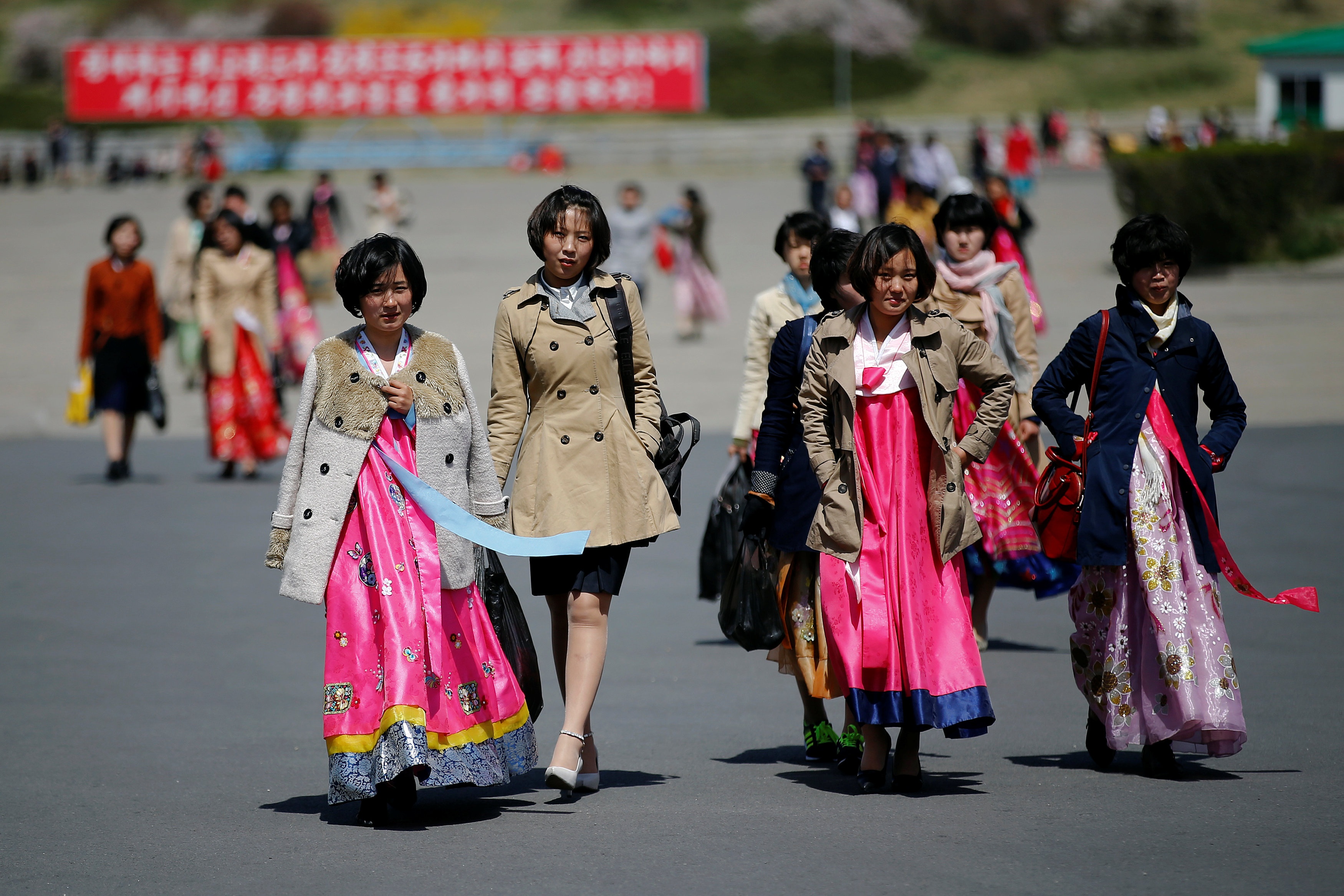 Nguoi Trieu Tien tap duot le dieu hanh mung sinh nhat co Chu tich Kim Nhat Thanh hinh anh