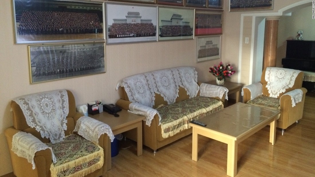 Can canh mot gia dinh trung luu o Trieu Tien hinh anh