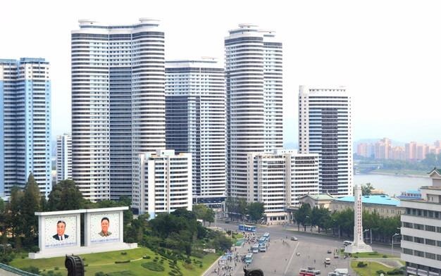 Binh Nhuong hien dai va em dem duoi ong kinh nha bao Phan Lan hinh anh