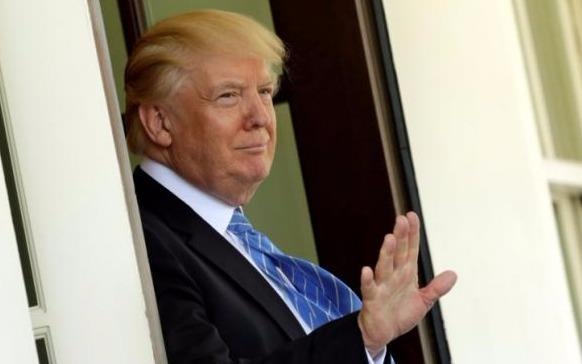 Lan dau ve New York, ong Trump doi mat bieu tinh quy mo lon hinh anh