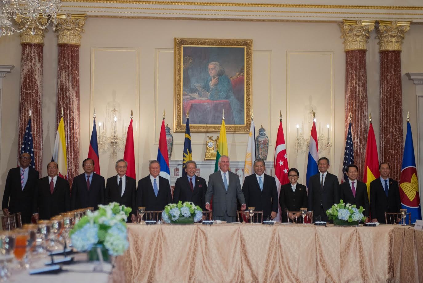 ASEAN hoan nghênh ông Trump dự APEC tại Việt Nam ảnh 1 ASEAN hoan nghenh ong Trump du APEC tai Viet Nam anh 1