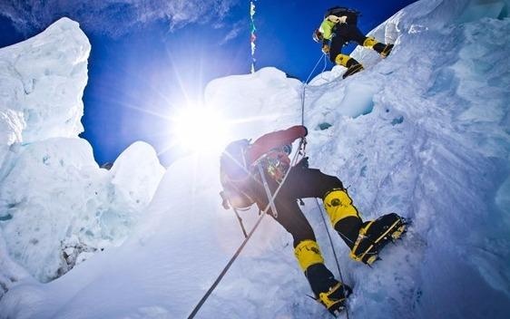 Cu ong 85 tuoi qua doi trong luc chinh phuc Everest hinh anh