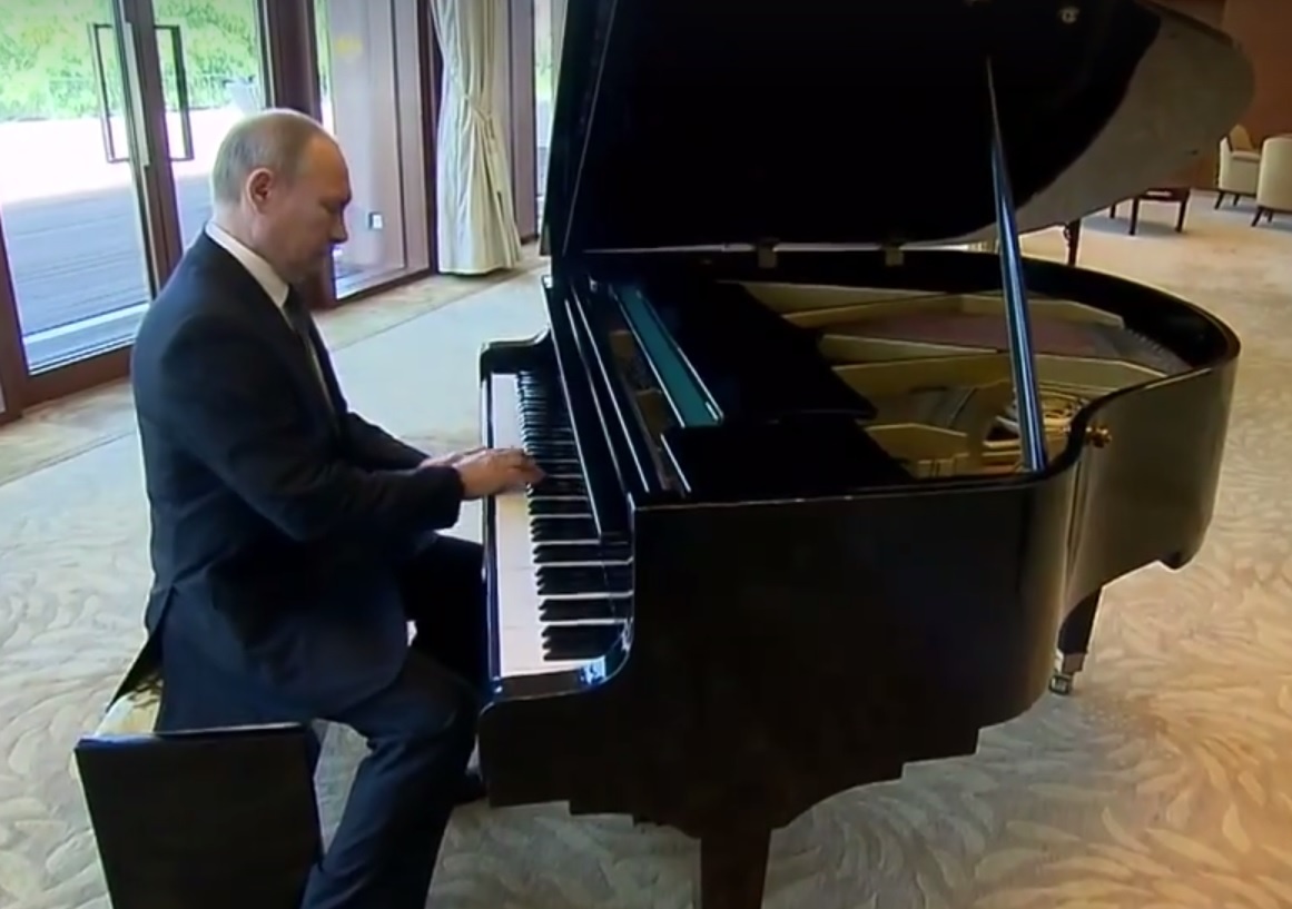 Putin chơi piano tại nhà riêng ông Tập Cận Bình ảnh 1 Putin choi piano tai nha rieng ong Tap Can Binh anh 1