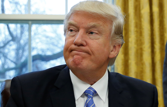 Dang Dan chu quyet chan duong Trump bo nhiem tan giam doc FBI hinh anh